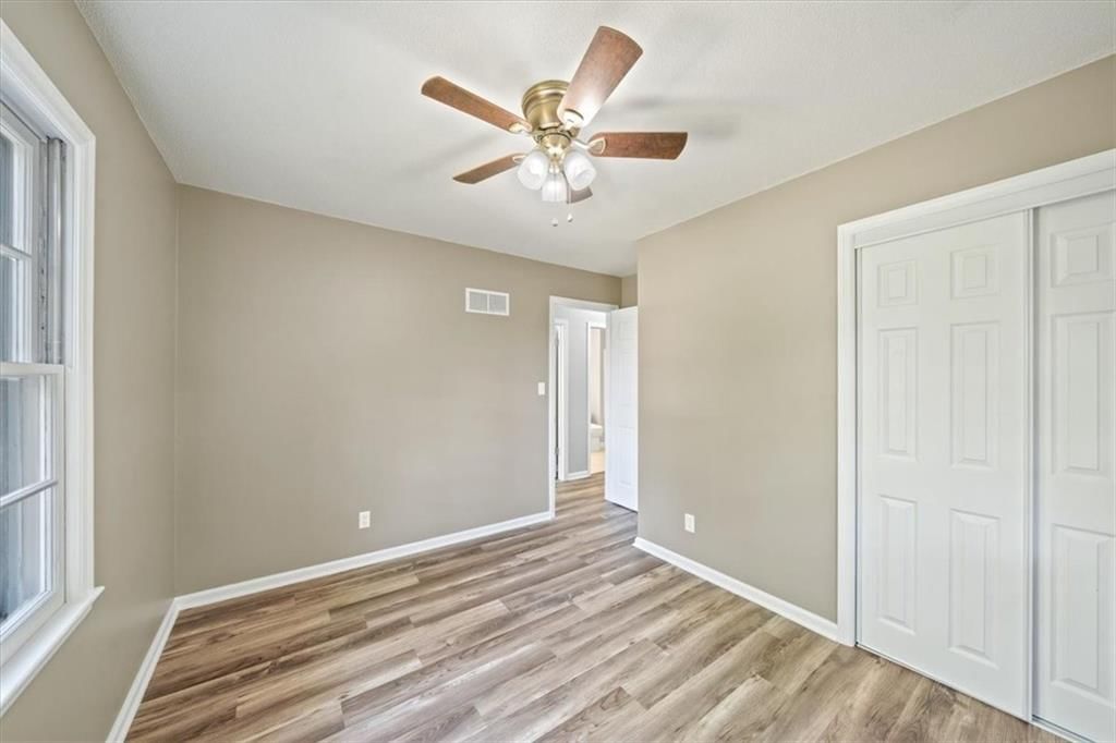 Photo 19 of 46 - 2405 NW Powderhorn Drive