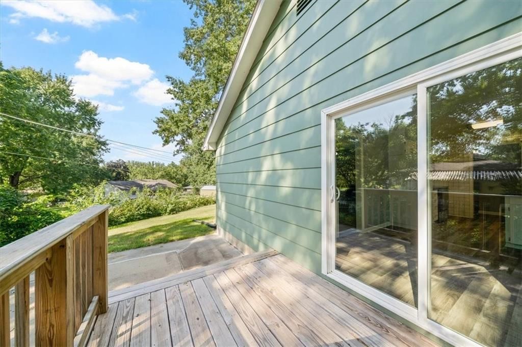 Photo 30 of 46 - 2405 NW Powderhorn Drive