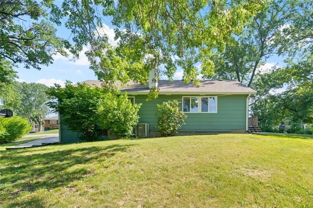 Photo 34 of 46 - 2405 NW Powderhorn Drive