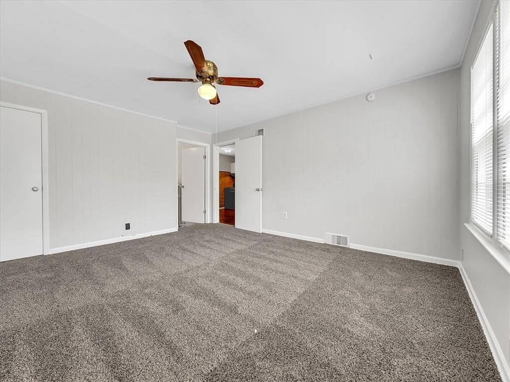 Photo 8 of 27 - 9700 E 66th Terrace