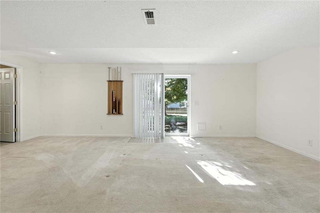 Photo 20 of 34 - 1404 Stonecrest Drive