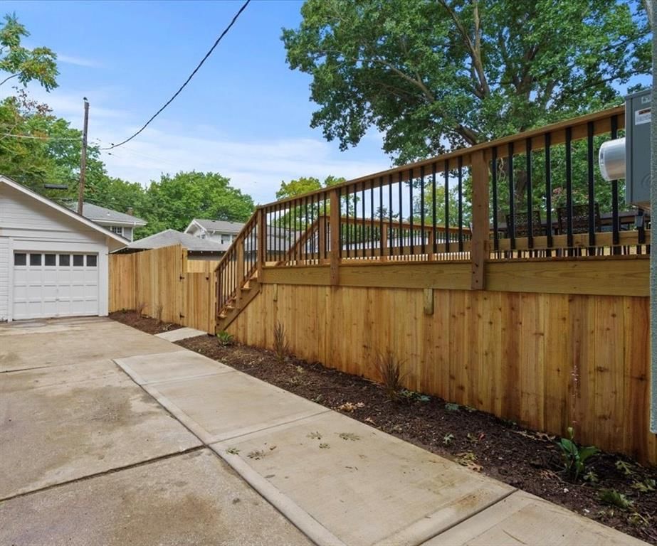 Photo 31 of 34 - 5914 Locust Street