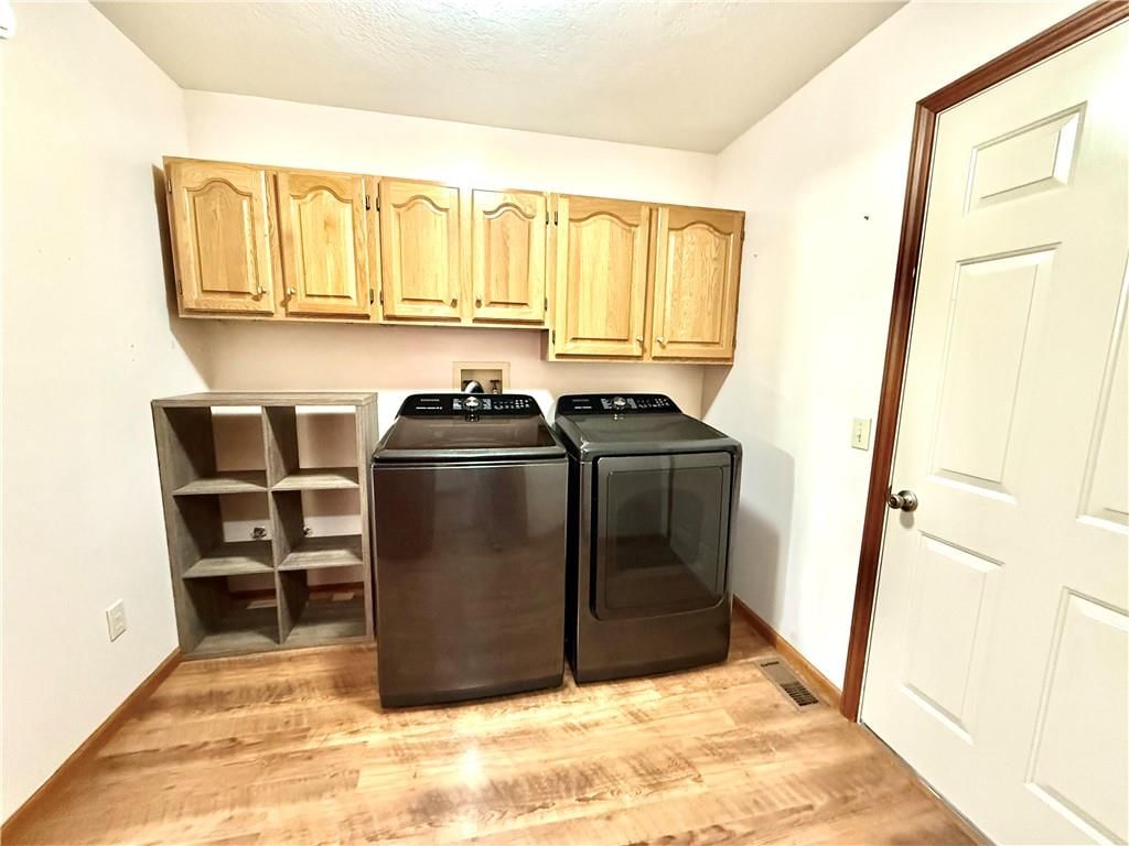 921 W Edwards Street — photo 15
