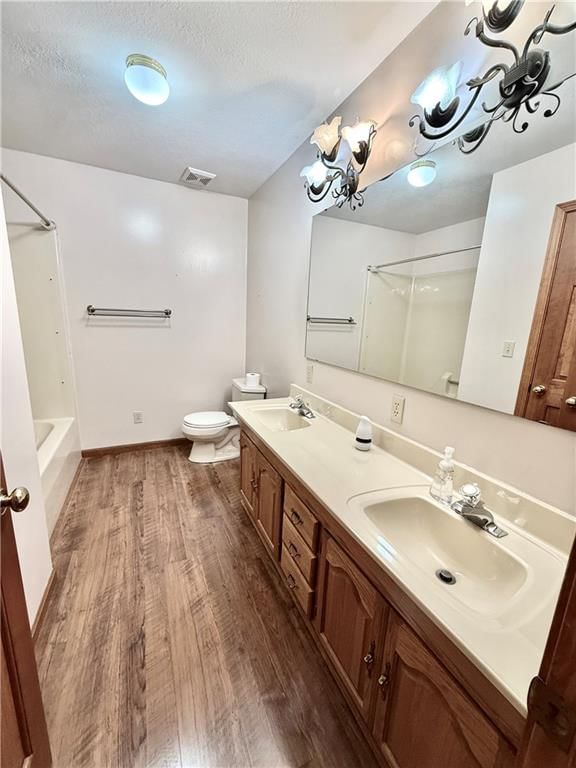 921 W Edwards Street — photo 19
