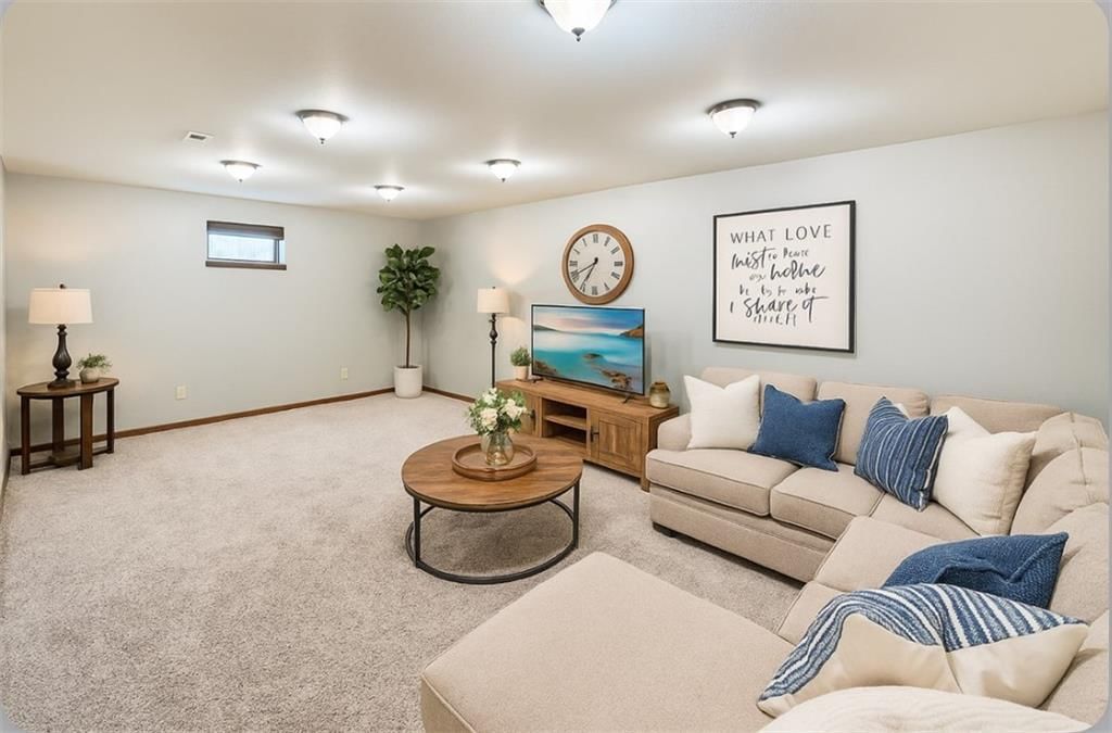 921 W Edwards Street — photo 24