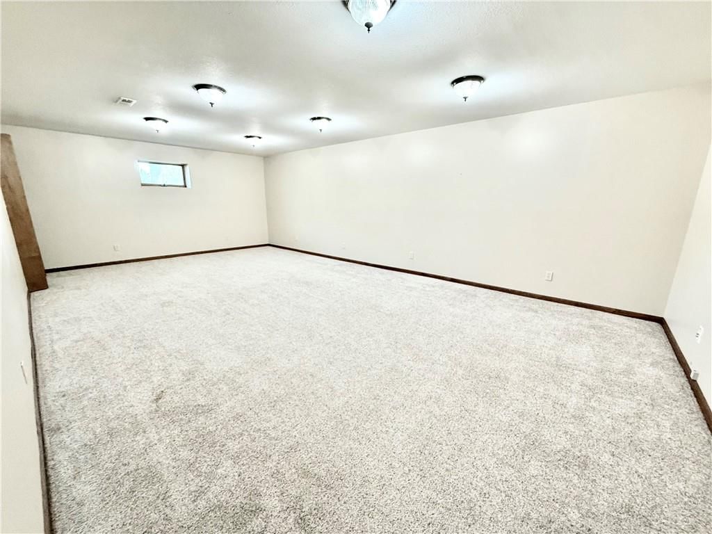 921 W Edwards Street — photo 25
