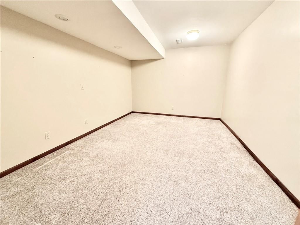 921 W Edwards Street — photo 28