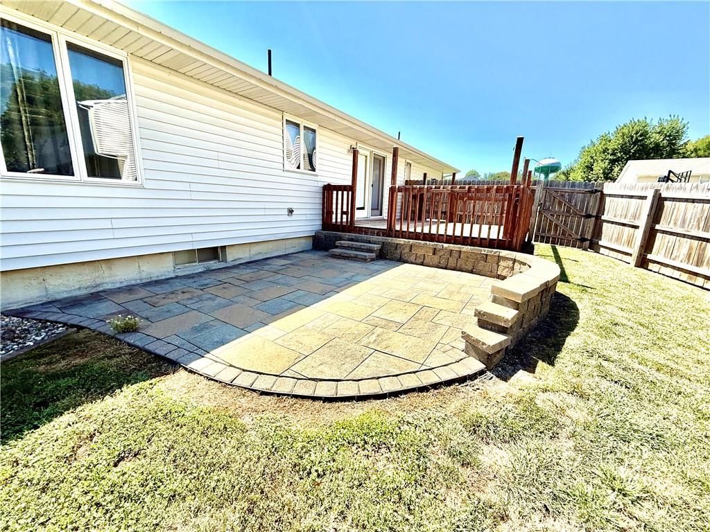 921 W Edwards Street — photo 31