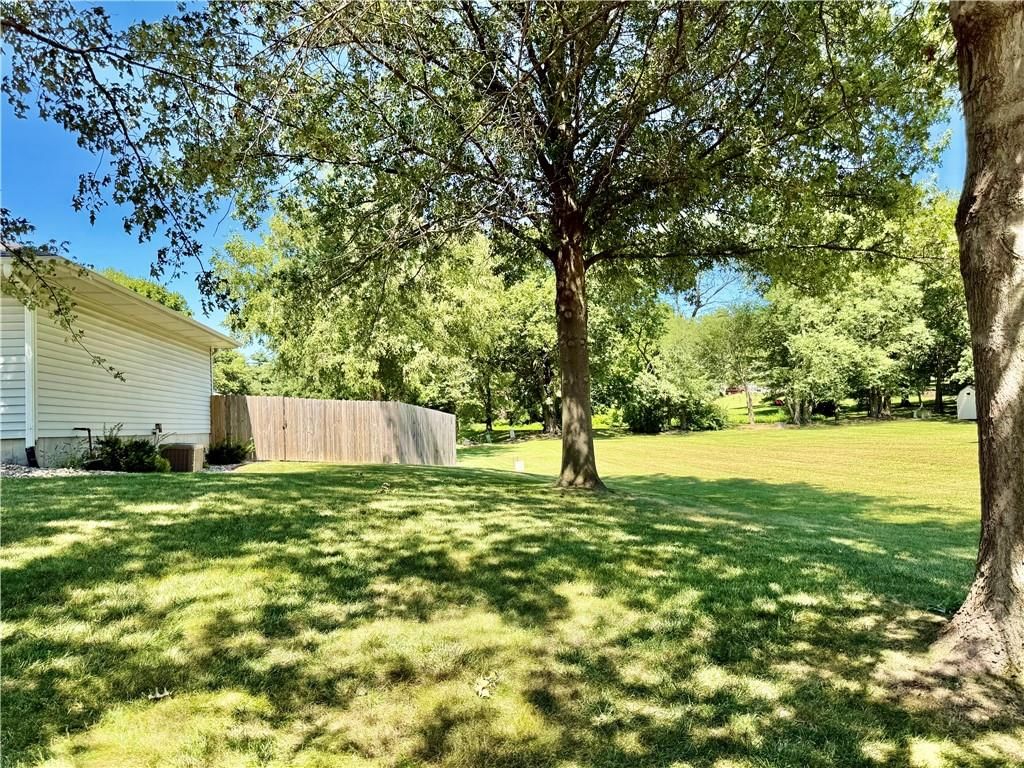 921 W Edwards Street — photo 33