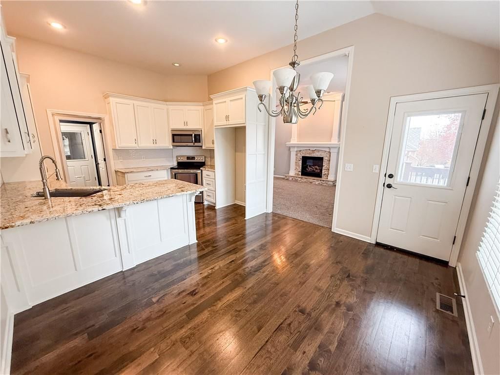 1517 Johnston Drive — photo 4
