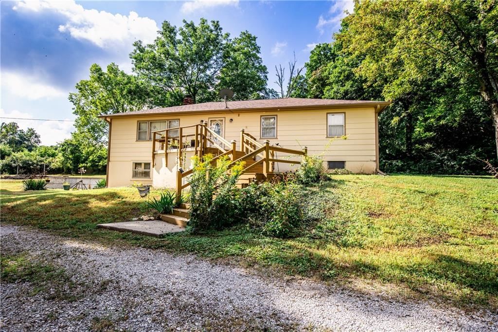 7497 Nickel Road, Mound City, KS