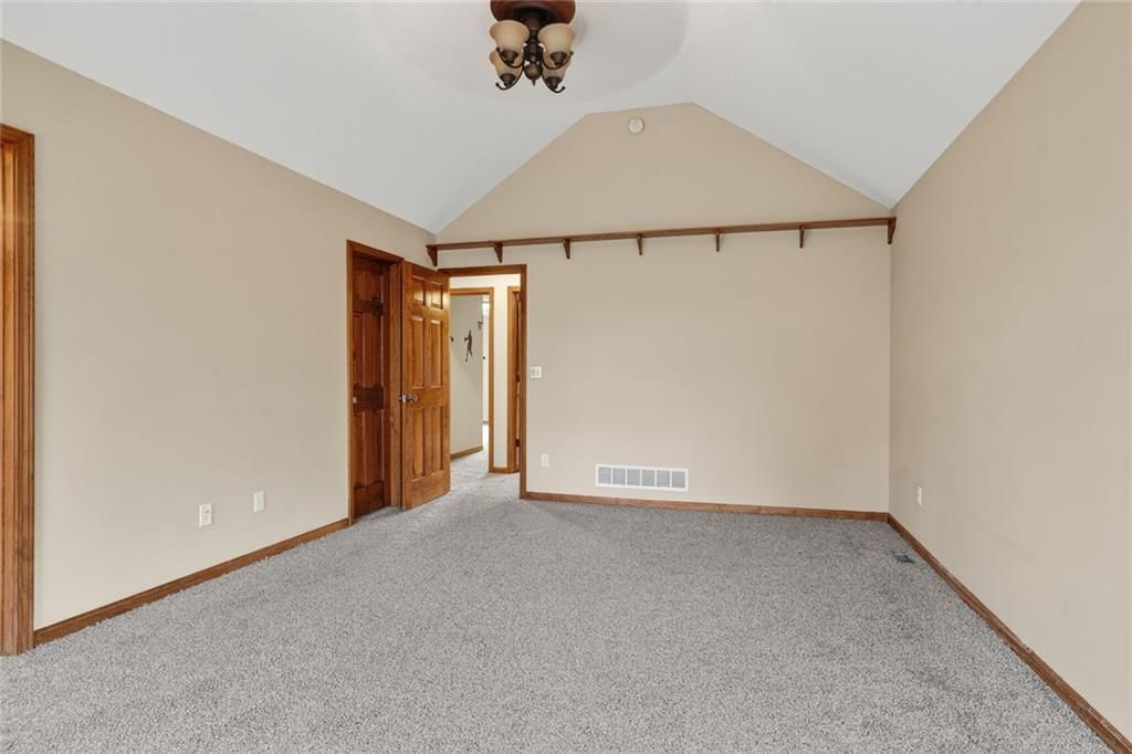 542 Creekside Court — photo 11