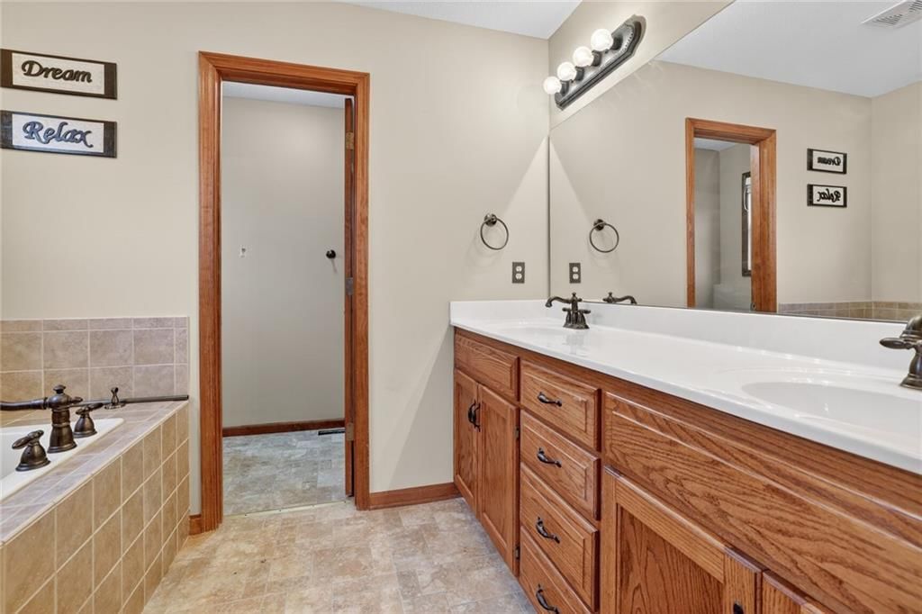 542 Creekside Court — photo 12