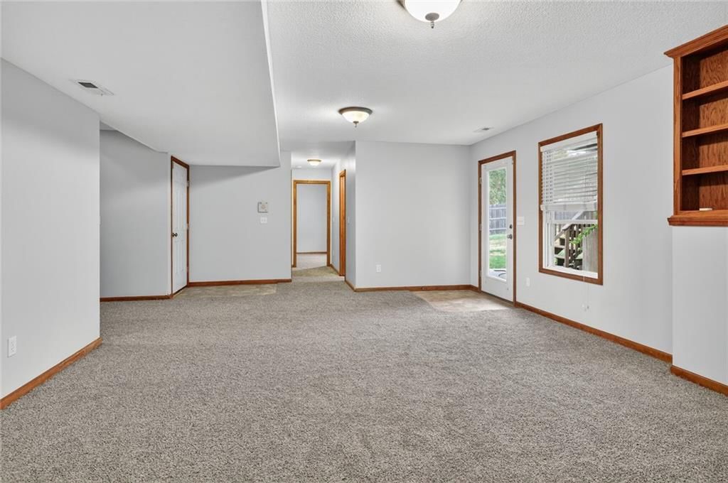 542 Creekside Court — photo 16