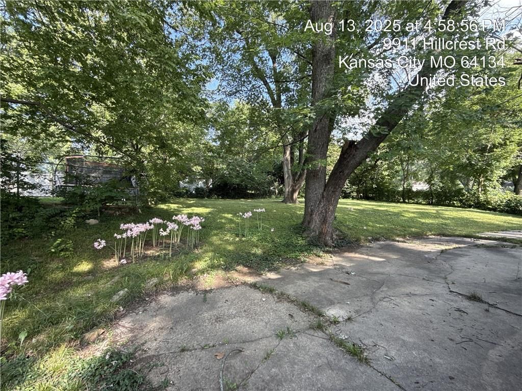 9911 Hillcrest Road — photo 17