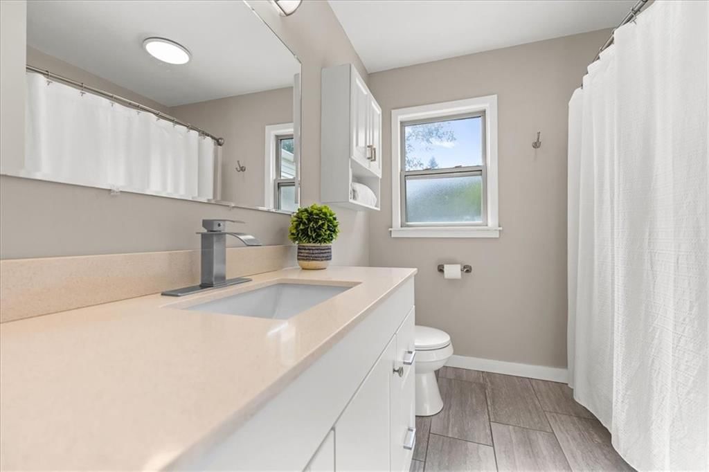 Photo 18 of 28 - 5222 Flint Street