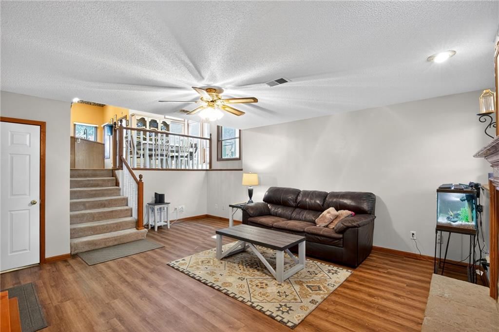 Photo 9 of 31 - 7340 N Rhode Avenue