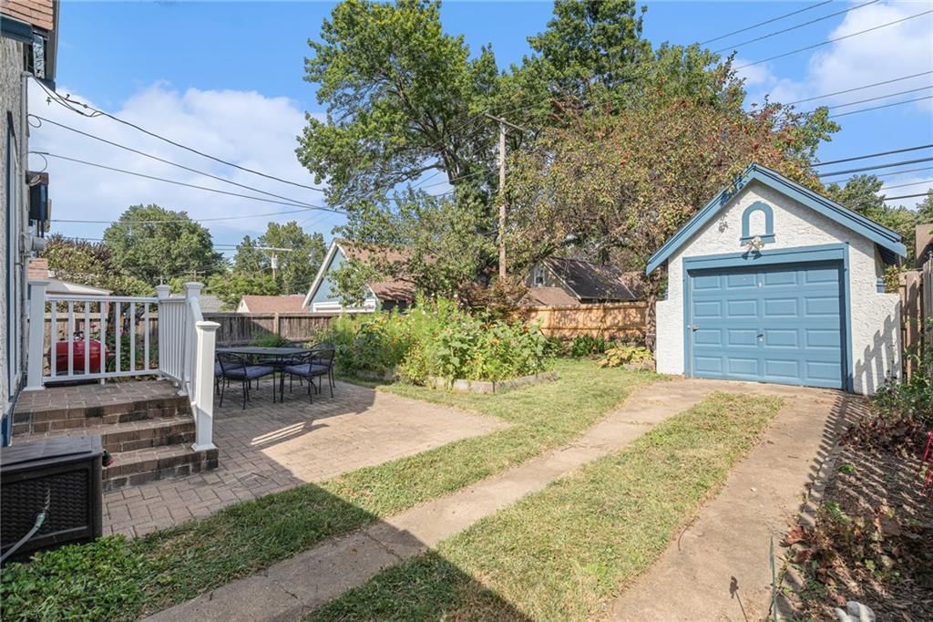 7555 Walnut Street — photo 25