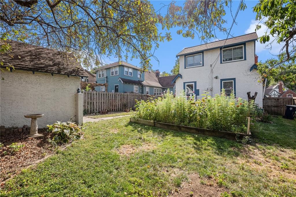 7555 Walnut Street — photo 28