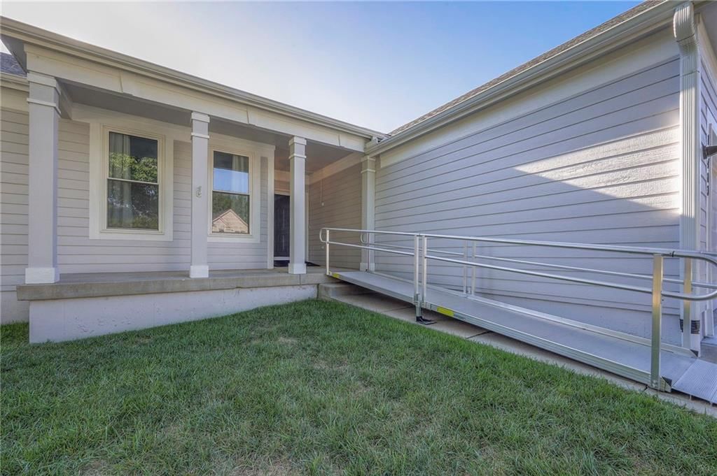 15403 W 155th Terrace — photo 3