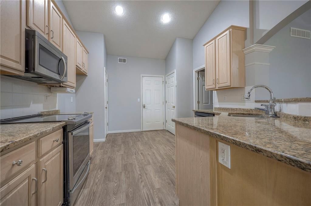 15403 W 155th Terrace — photo 12
