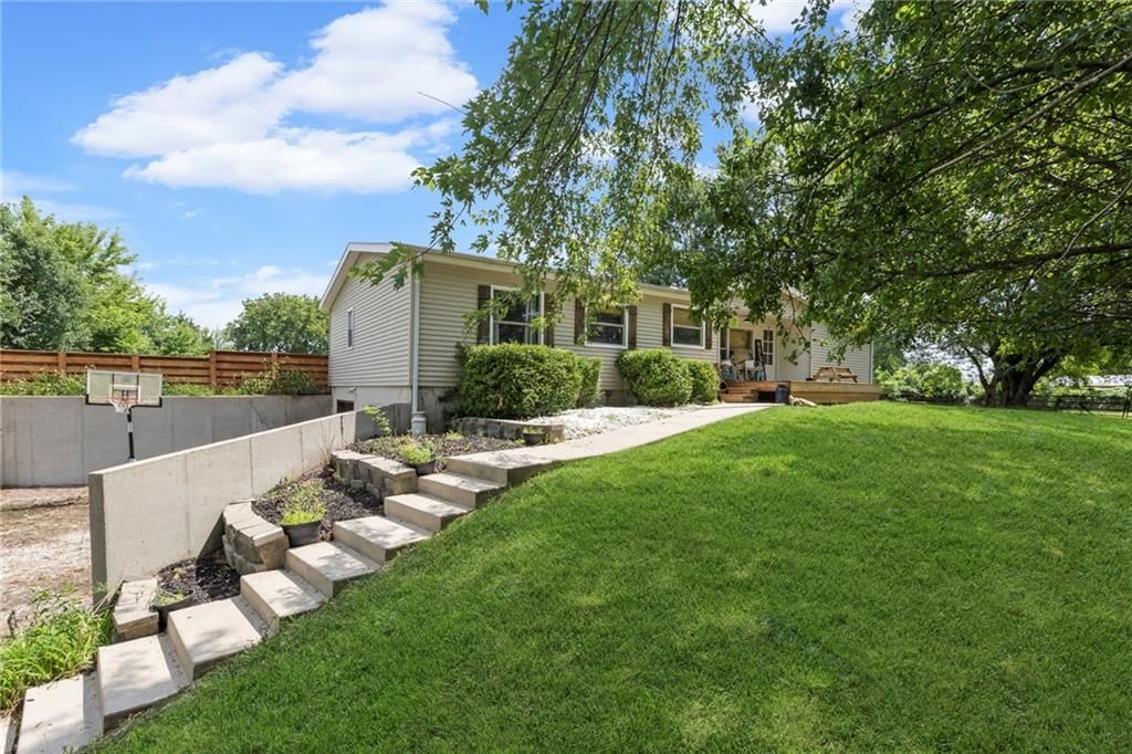 14115 S Sam Moore Road, Lone Jack, MO