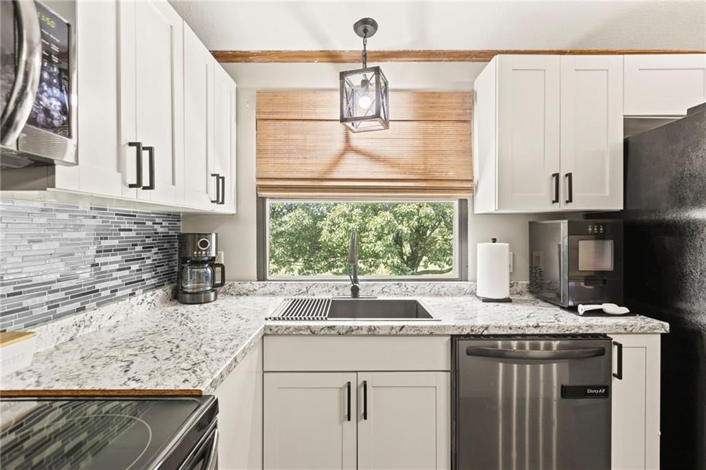 14115 S Sam Moore Road — photo 14