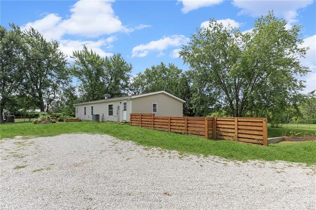 14115 S Sam Moore Road — photo 32
