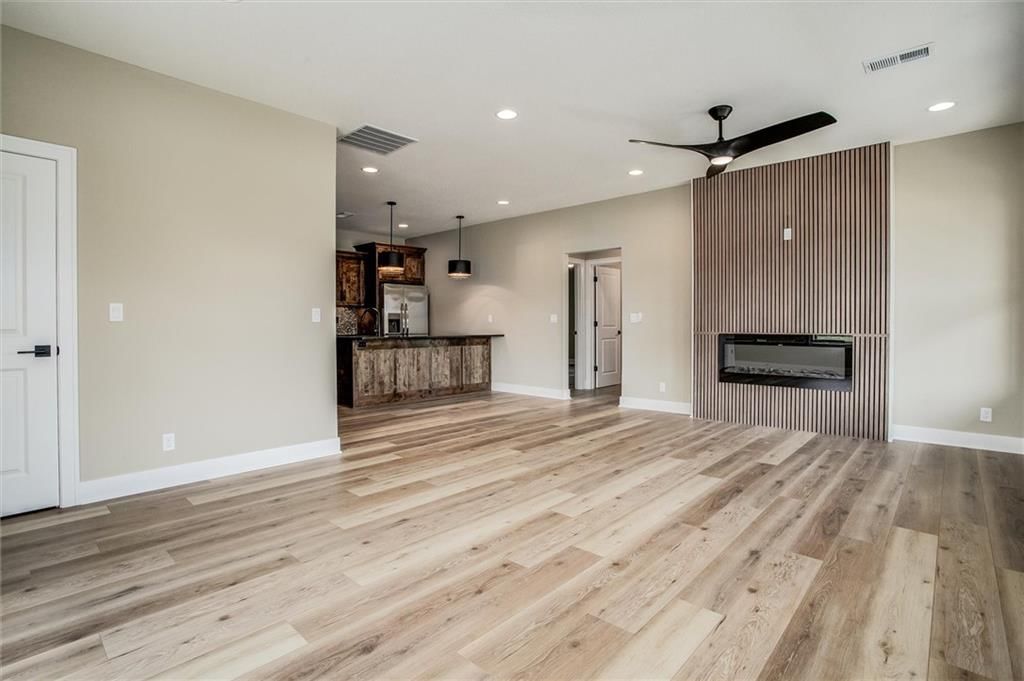 15021 Broadmoor Street — photo 16