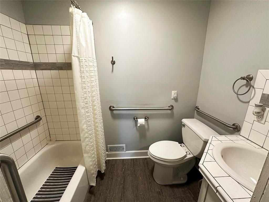 549 S Cedar Avenue — photo 17