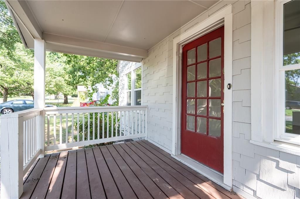 Photo 7 of 29 - 1612 W 5th Street