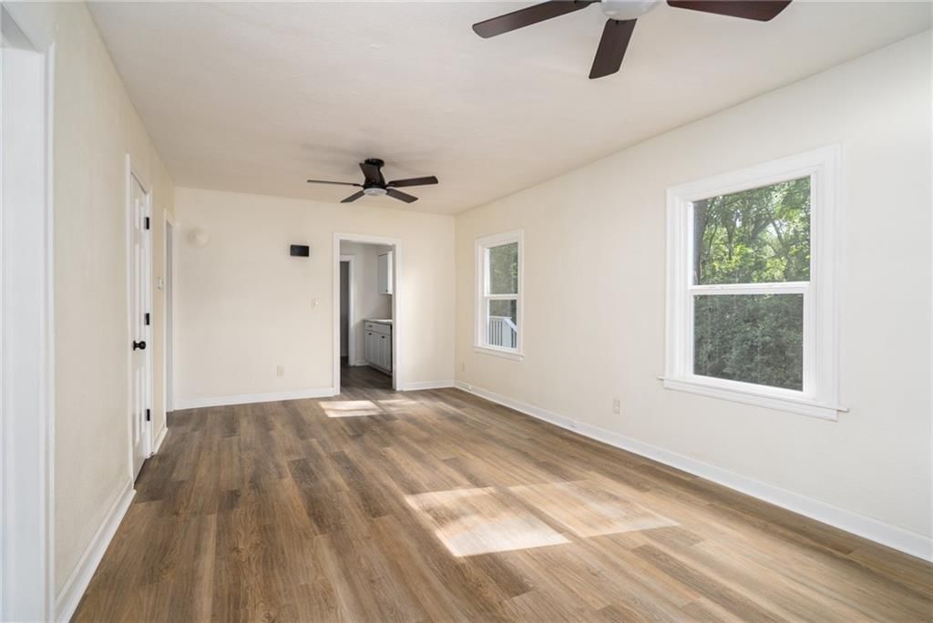 Photo 9 of 29 - 1612 W 5th Street