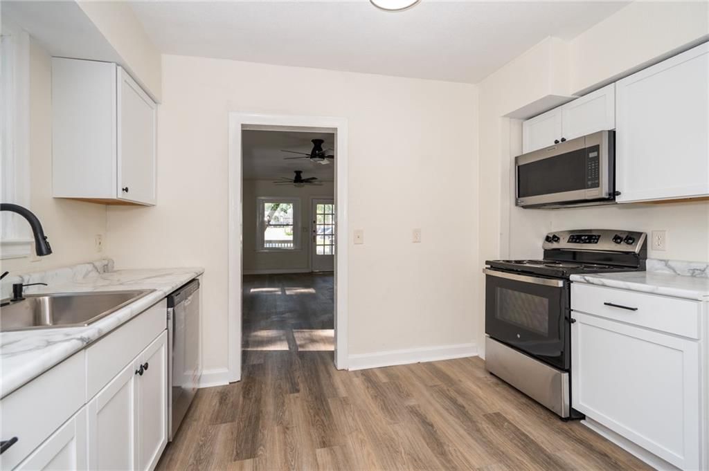 Photo 13 of 29 - 1612 W 5th Street