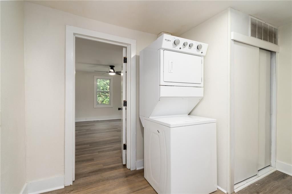 Photo 14 of 29 - 1612 W 5th Street