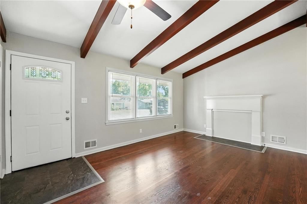 Photo 5 of 46 - 7002 NW 72nd Terrace