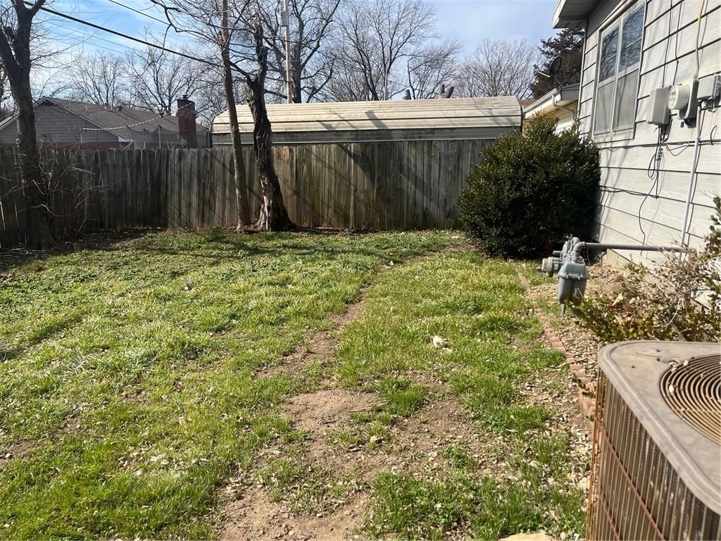 1009 W Oak Street — photo 17