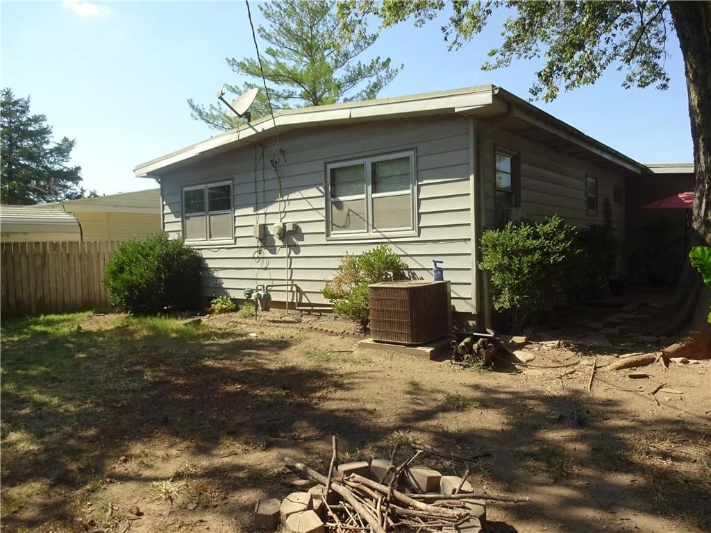1009 W Oak Street — photo 18
