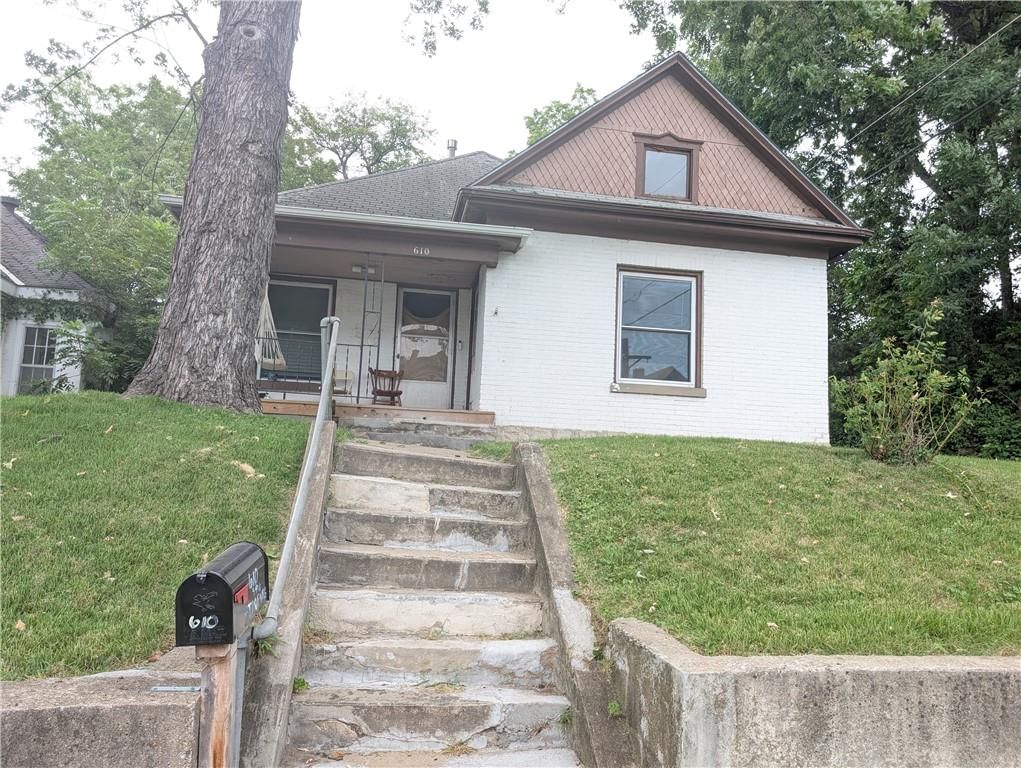 610 S 4th Street — photo 1
