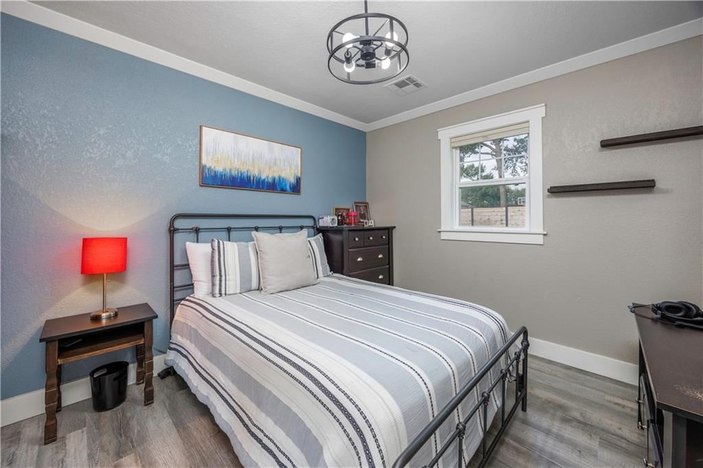 Photo 14 of 29 - 814 Trumbo Street