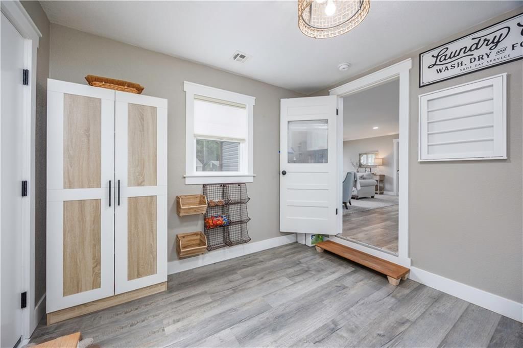 Photo 18 of 29 - 814 Trumbo Street