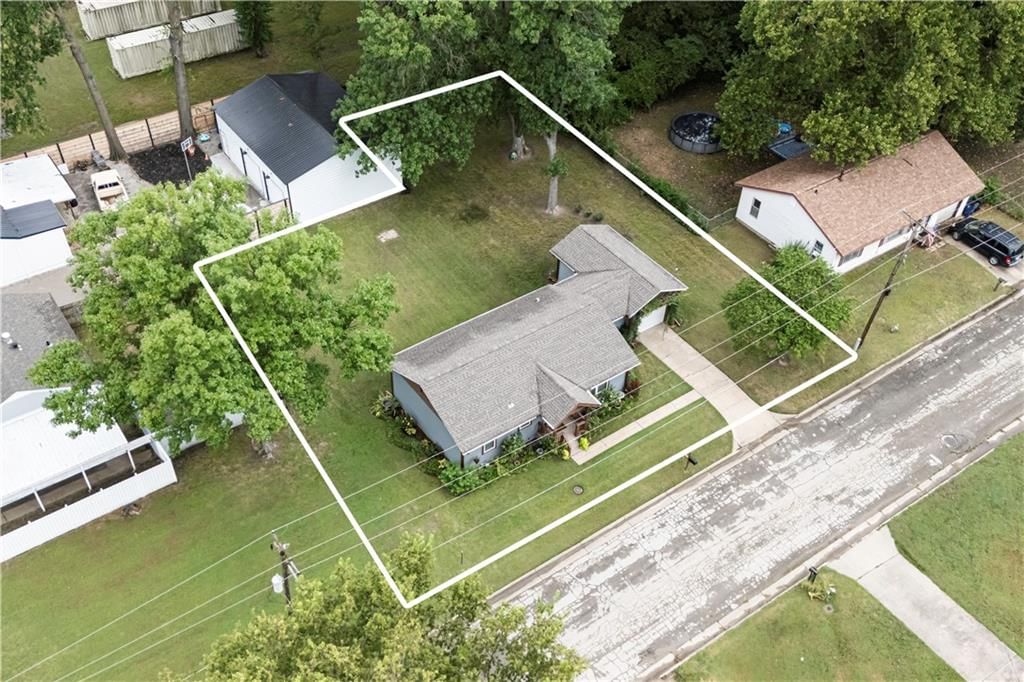 Photo 25 of 29 - 814 Trumbo Street