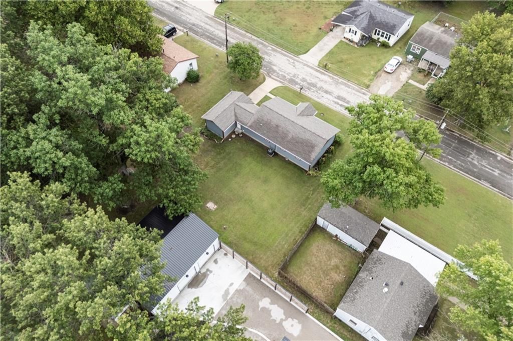 Photo 27 of 29 - 814 Trumbo Street
