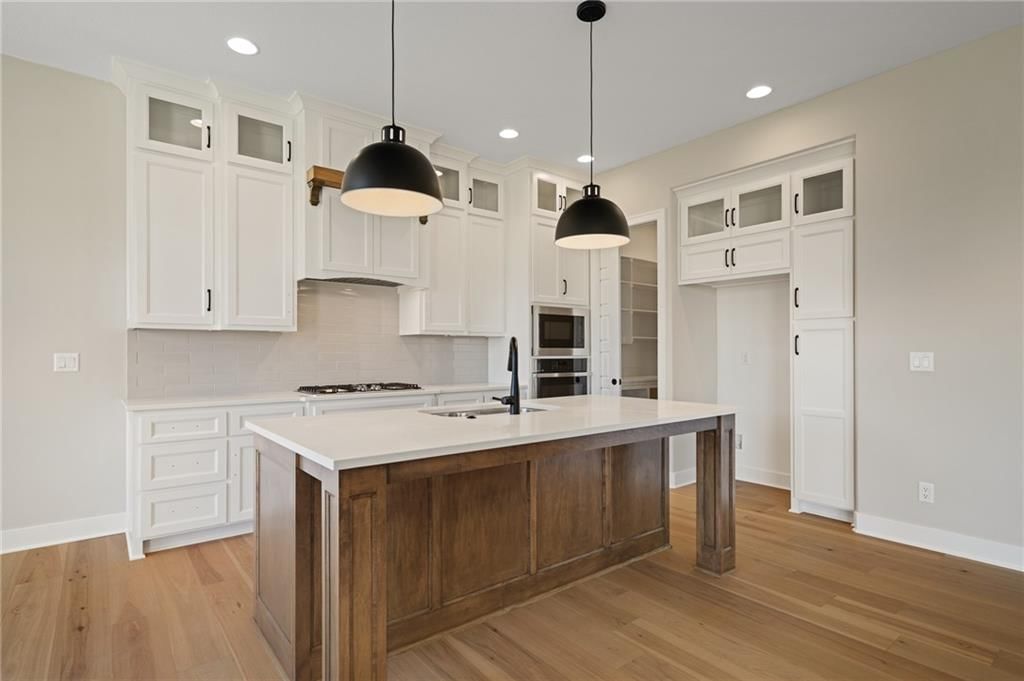 11373 S Emerald Street — photo 1
