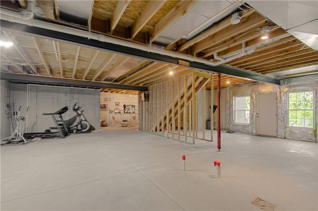 Photo 37 of 56 - 13836 W 112th Terrace