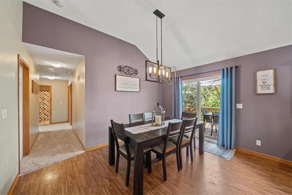 Photo 5 of 27 - 1548 S 105th Court