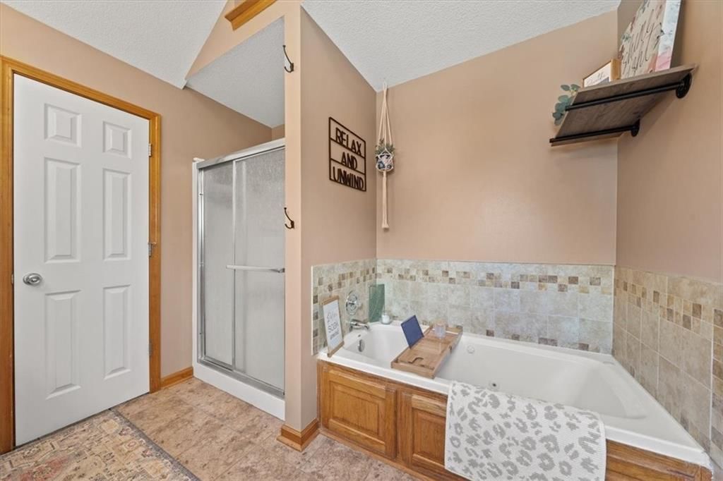 Photo 13 of 27 - 1548 S 105th Court
