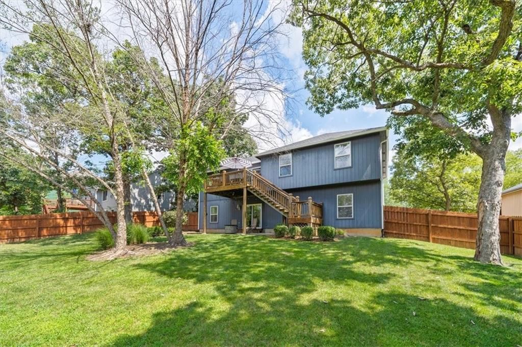 Photo 27 of 27 - 1548 S 105th Court