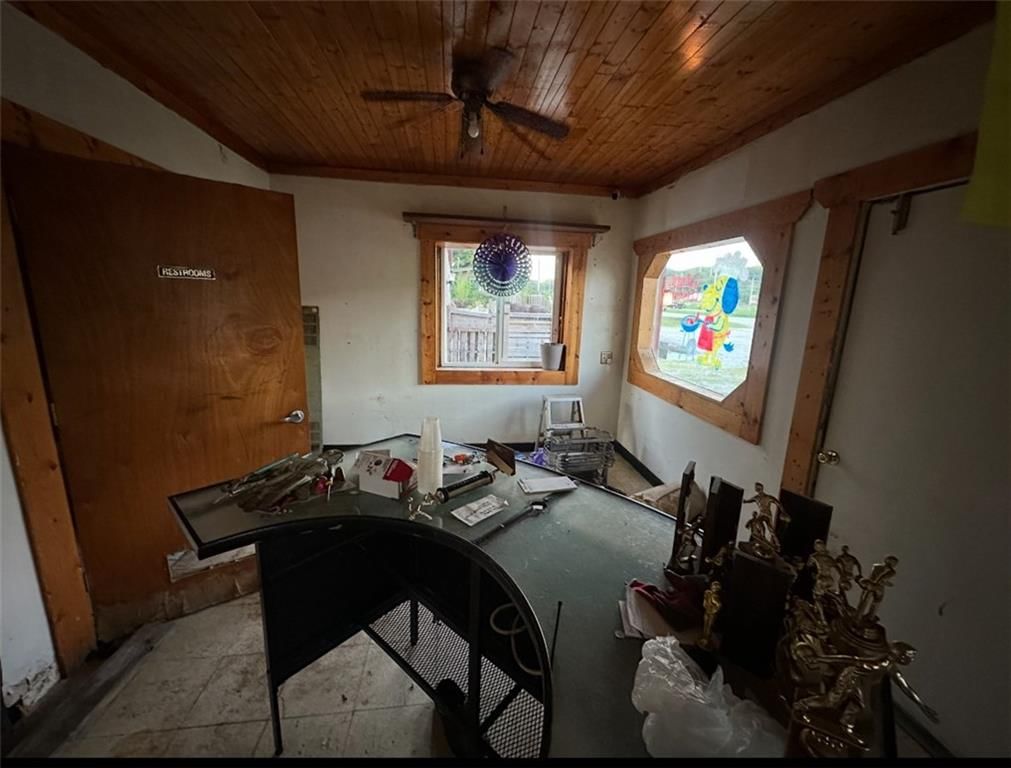 4230 Saint Joseph Avenue — photo 23