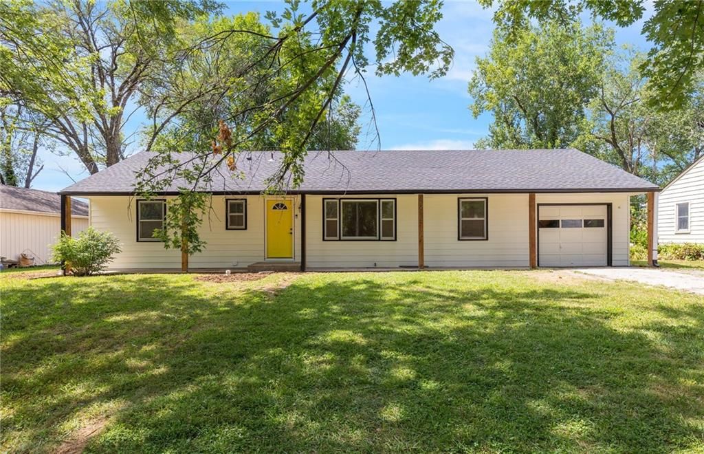 Photo 1 of 39 - 4234 N Cypress Avenue