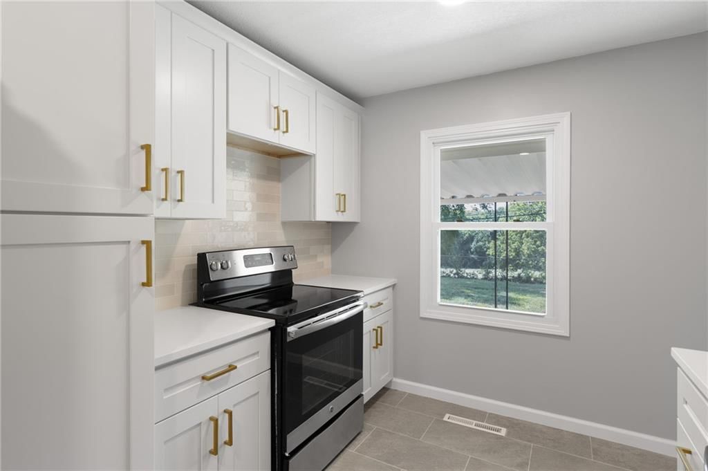 Photo 8 of 39 - 4234 N Cypress Avenue